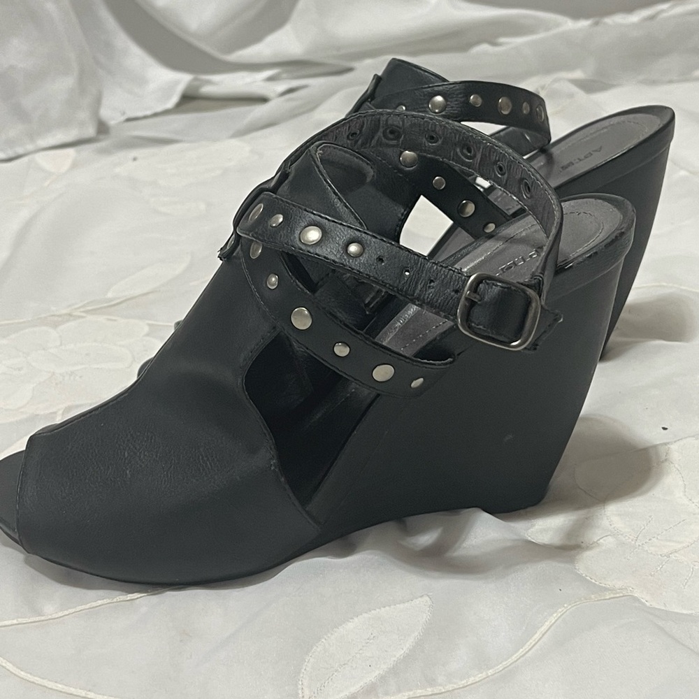 Apt 9 Black Studded Straps Peep Toe - Picture 3 of 11